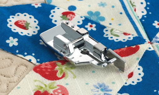 F057 1/4 Piecing Foot With Guide